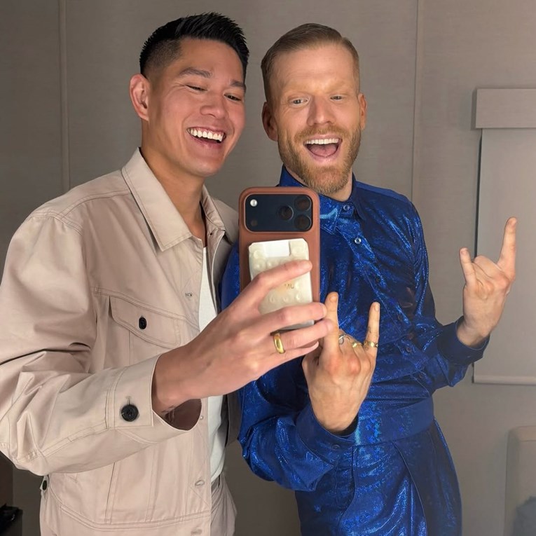 Američki pjevač i njegov suprug dobit će dijete putem surogat-majke