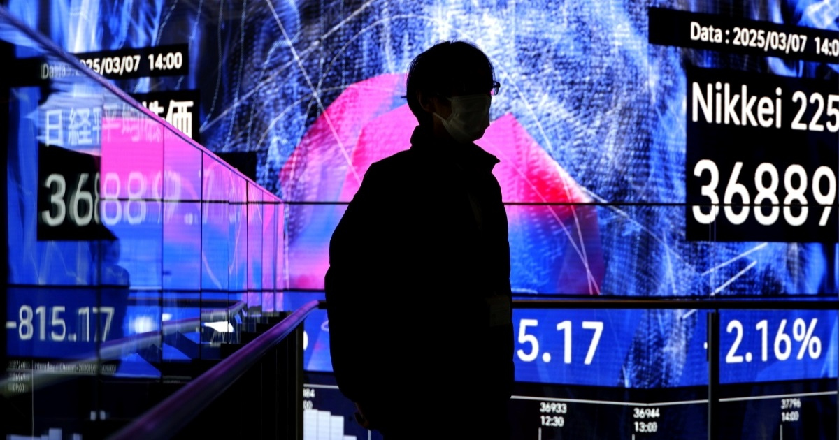 Japanska burza ruši rekorde, tečaj dolara slabi