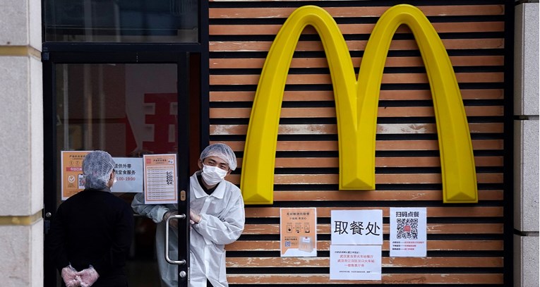 VIDEO Kineski McDonald's zabranio ulaz crncima jer šire koronavirus