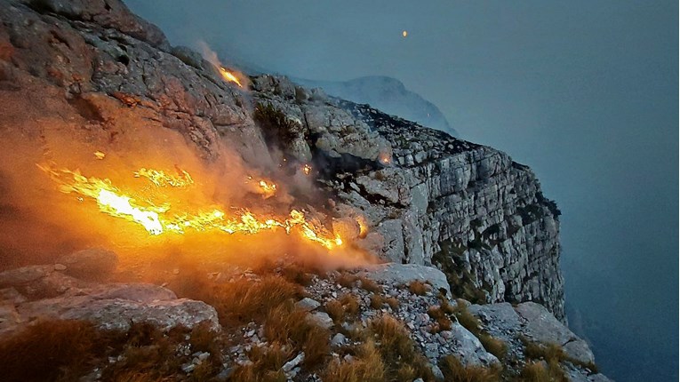 Požari kod Knina i Kijeva i dalje su aktivni