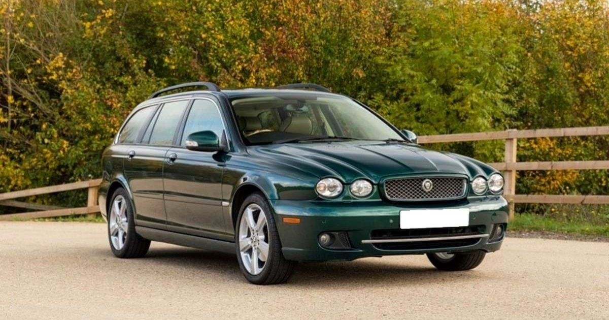 "Savršeno očuvan, vlasnica starija gospođa": Prodaje se Jaguar kraljice Elizabete II.