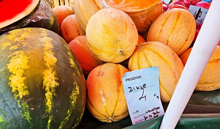 Kilogram dinje na trešnjevačkoj tržnici u Zagrebu košta 4 eura