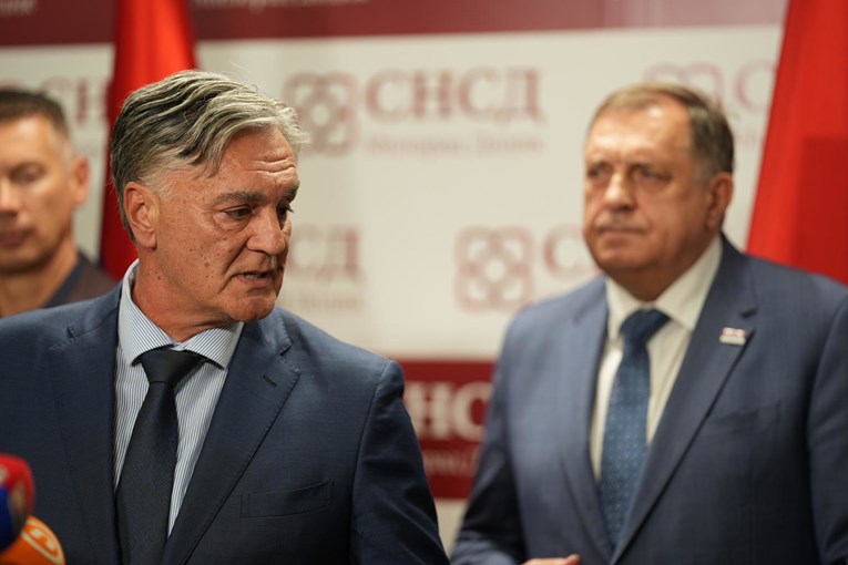 Počela kampanja za izbore u RS. Bivši policajac će pobijediti sveučilišnog profesora?