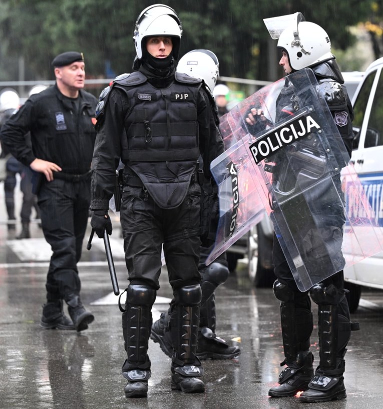 Delije i Grobari pripremili sačekušu za Hrvate. Crnogorska policija spriječila kaos