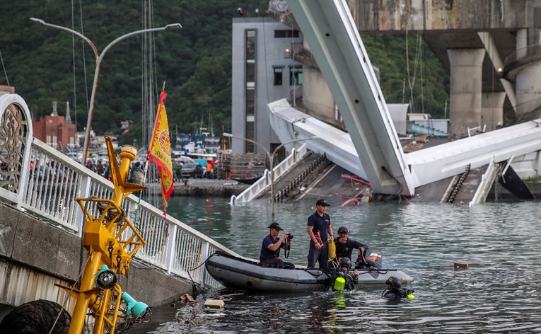 Broj poginulih u urušavanju mosta na Tajvanu narastao na pet