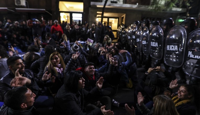 Tisuće Argentinaca prosvjeduje zbog teških optužbi na račun potpredsjednice