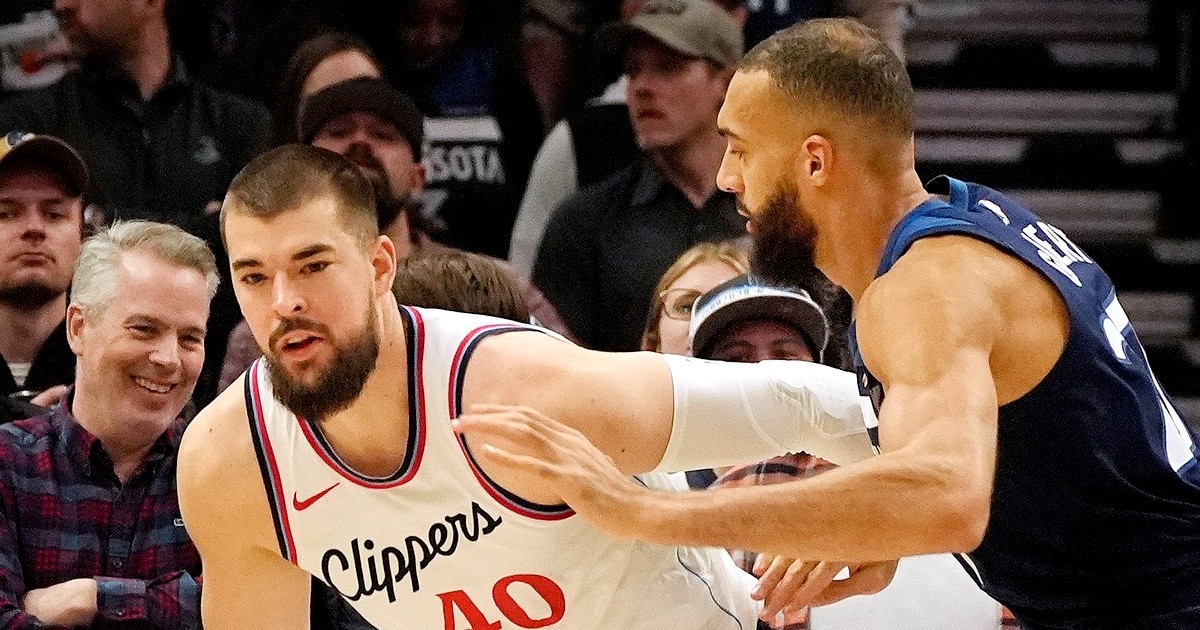 VIDEO Zubac sjajan u porazu Clippersa. Frustrirani Gobert ga udario laktom