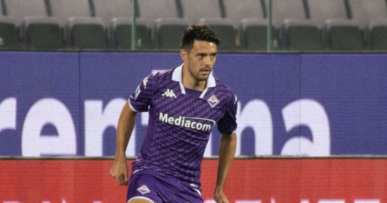 Brekalo igrao za Fiorentinu protiv Sassuola. Ocijenjen je kao najgori na terenu