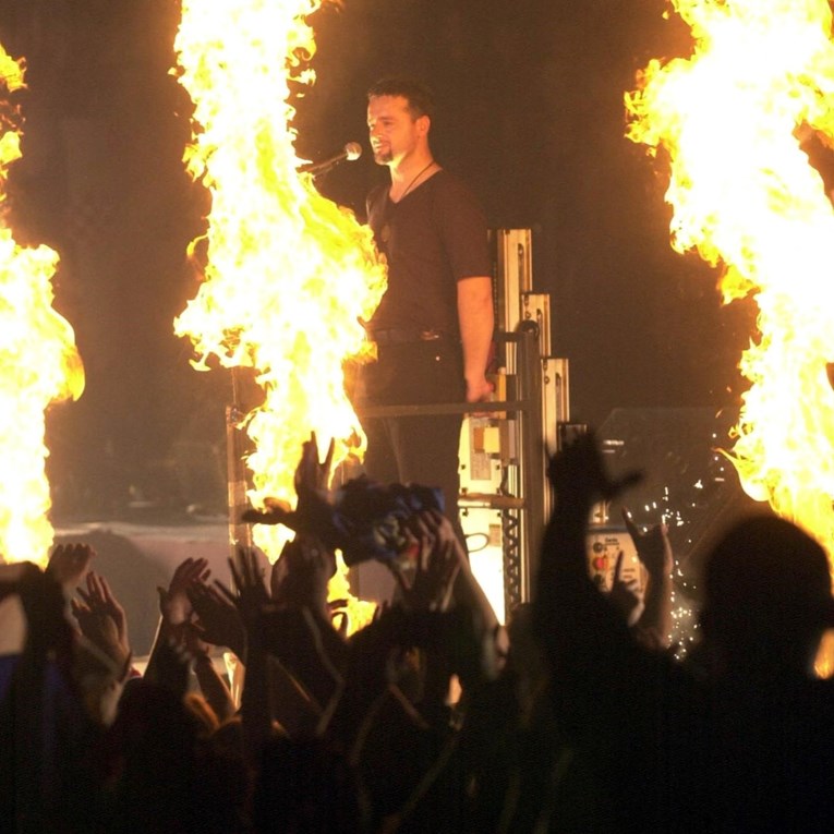 Pogledajte fotke s Thompsonovog koncerta 2002. u Domu sportova