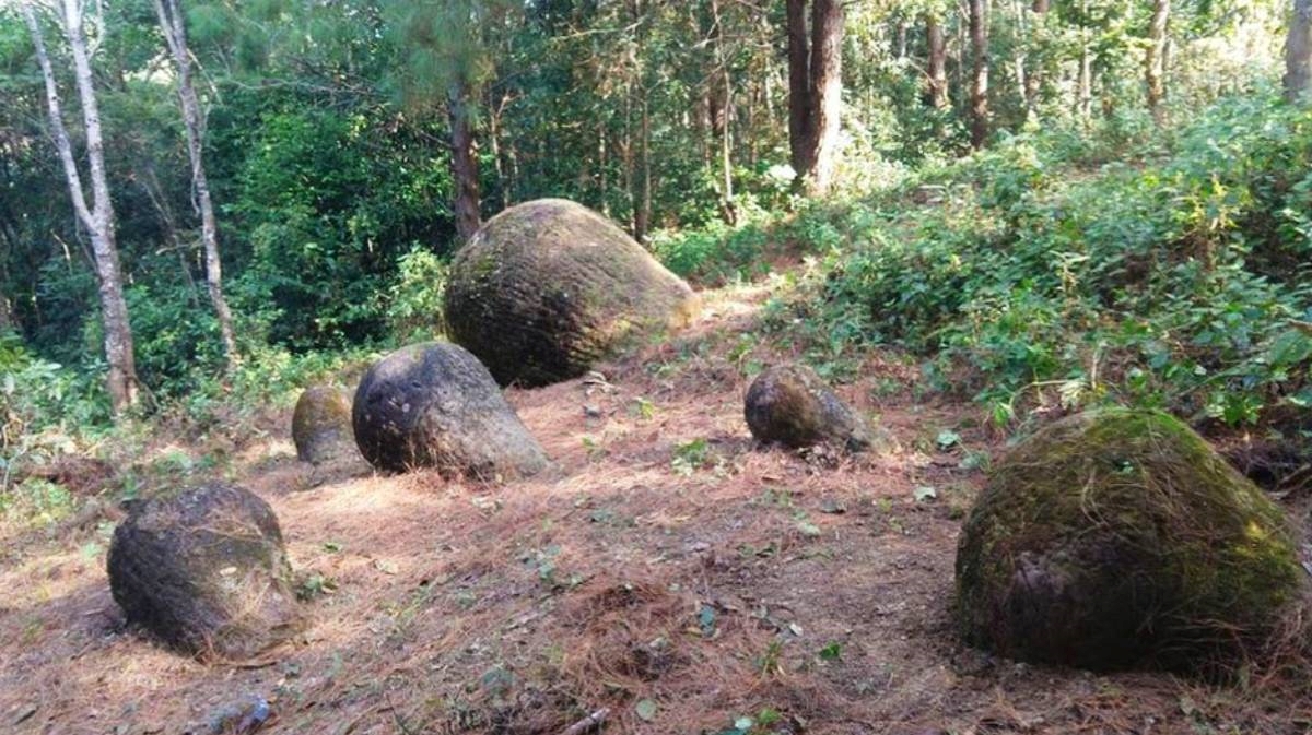 U Indiji otkrivene čudne divovske posude, napravila ih nepoznata drevna civilizacija