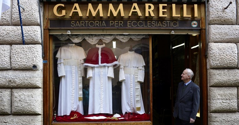 Trgovina u Rimu koja odijeva i papu - ali svi dolaze po čarape