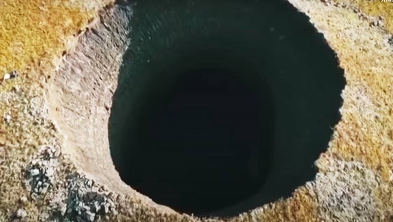 VIDEO U Sibiru se otvorila ogromna rupa, vjerojatno posljedica zatopljenja
