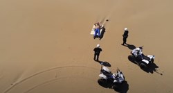Policija ulovila i kaznila muškarca koji se sam sunčao na plaži, javnost bijesna