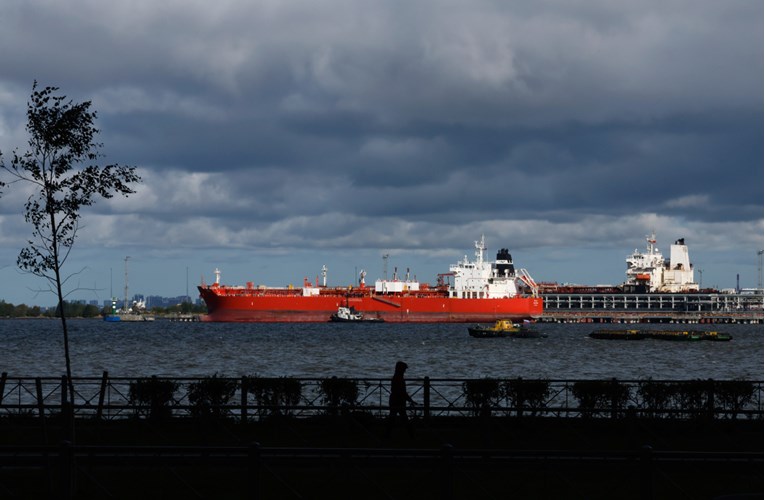 Tanker sa 730 tisuća barela ruske nafte zaustavljen u Baltiku. Plovio je za Indiju