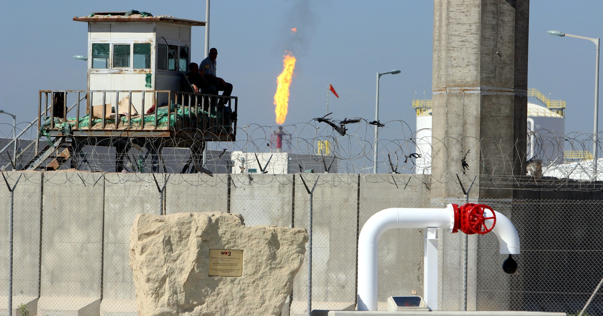Irak platio radnike na Lukoilovom polju koji nisu dobili plaće zbog sankcija