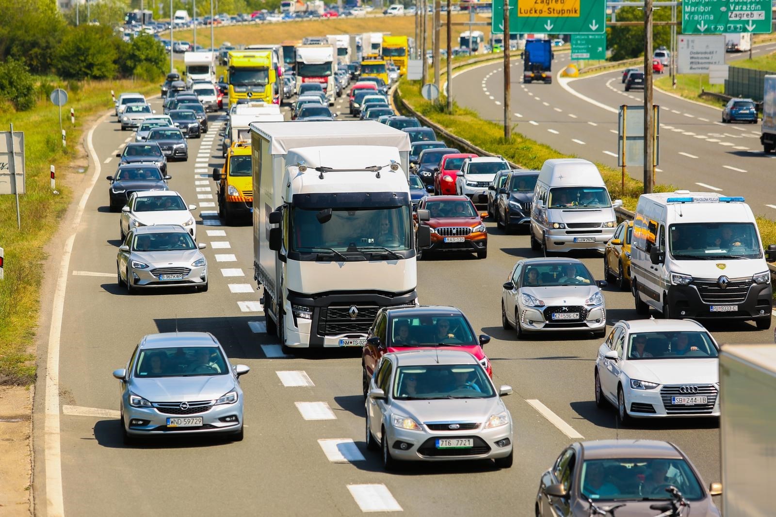 Olujno nevrijeme u Dalmaciji, Split bio poplavljen i zakrčen. Gužve na autocesti