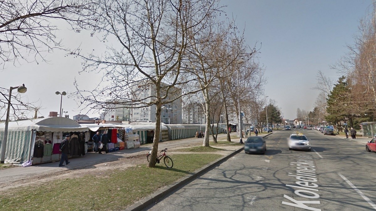 Netko je kod tržnice u Dubravi na drvo objesio četiri vješala