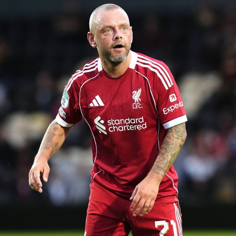 Igrao je s Gerrardom, Torresom i Alonsom. Sada je nastupio za mladu ekipu Liverpoola