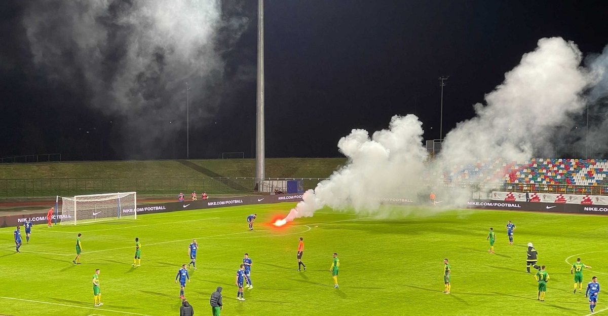 Baklje nakratko prekinule finale Kupa Hrvatske