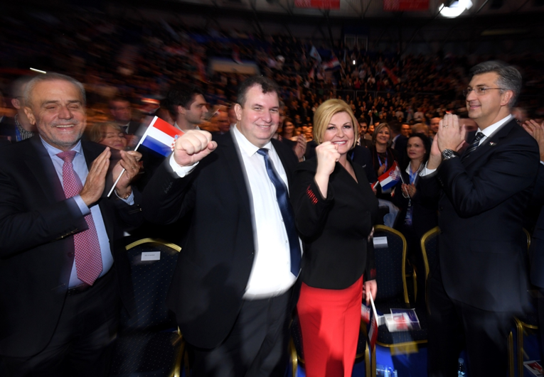 Kolinda i Jakov se držali za ruke kao tinejdžeri pa pozirali poput boksača