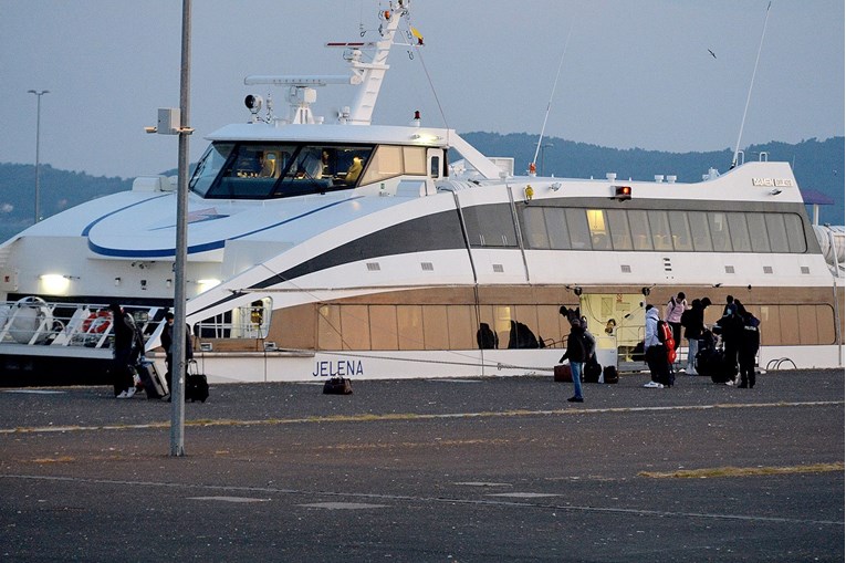 Iz Italije se vratili hrvatski državljani, u Zadar uplovio katamaran s 36 putnika