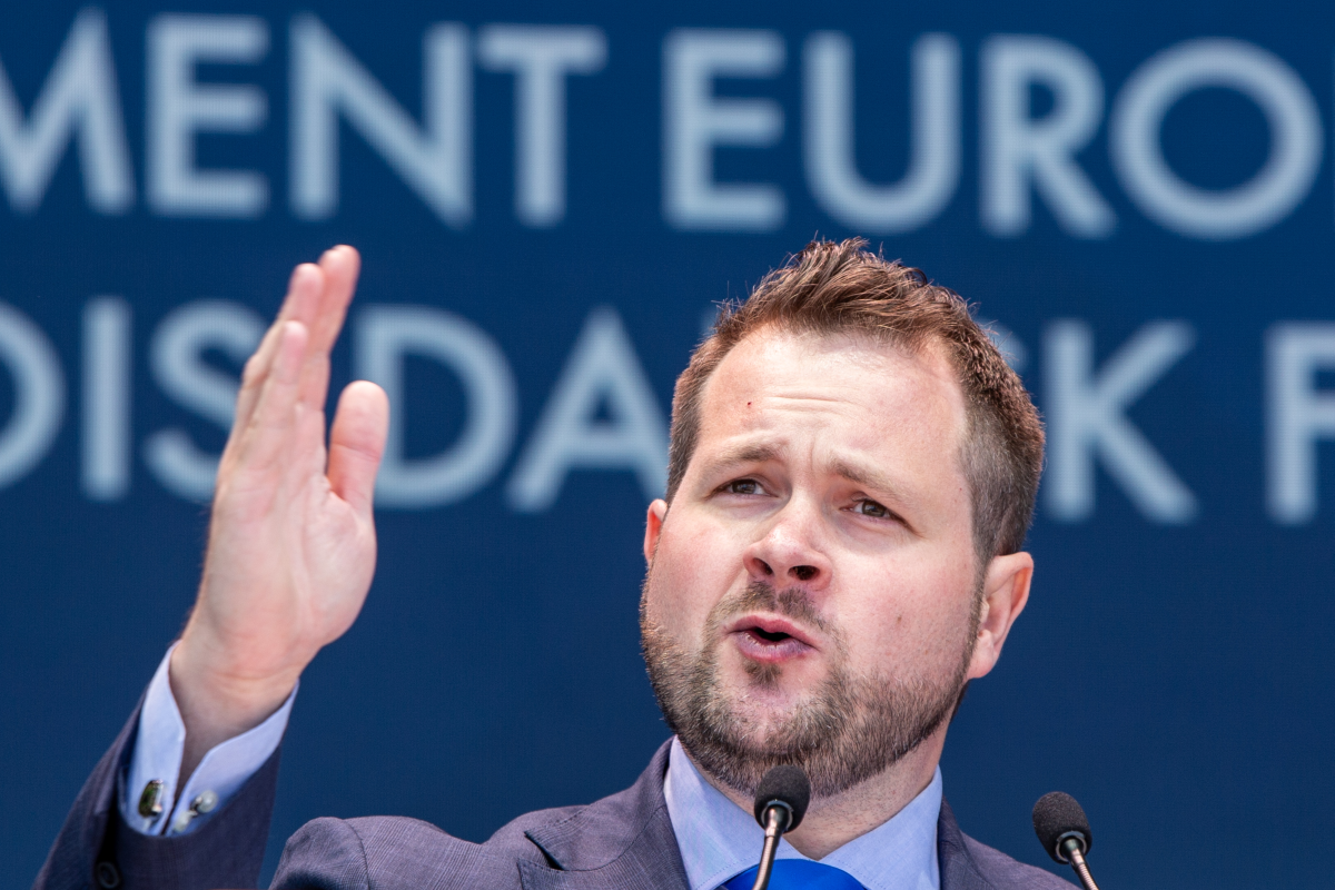 VIDEO Danski zastupnik: Poštovani predsjedniče Trump, slušajte pažljivo. Odjeb*te