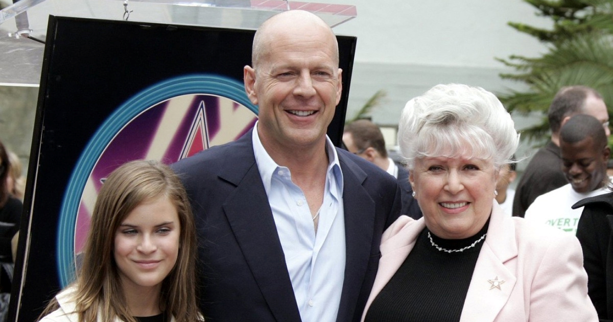 Majka Brucea Willisa (90) već 22 godine volontira u policiji