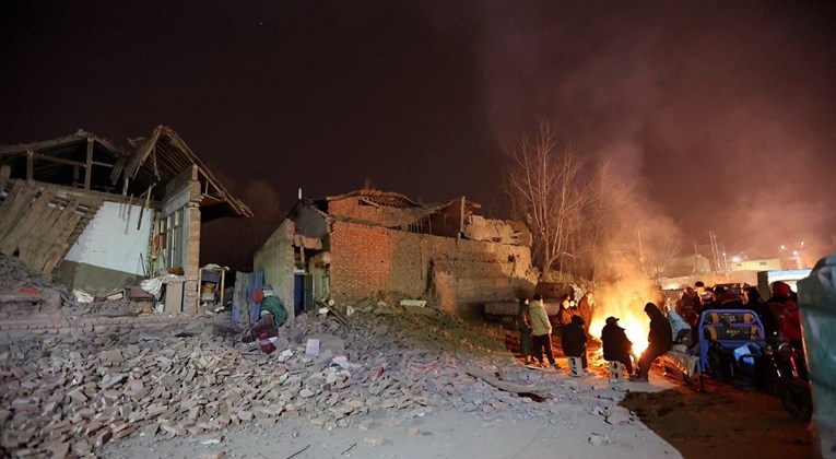 Snažan potres u Kini, 116 mrtvih. Ljudi pod ruševinama, temperature u debelom minusu
