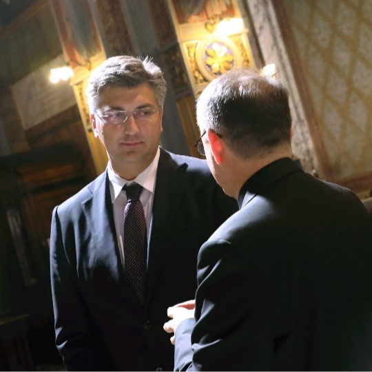 Država će za nove crkve po Zagrebu kupiti zemljišta od utjerivača dugova i HDZ-ovaca