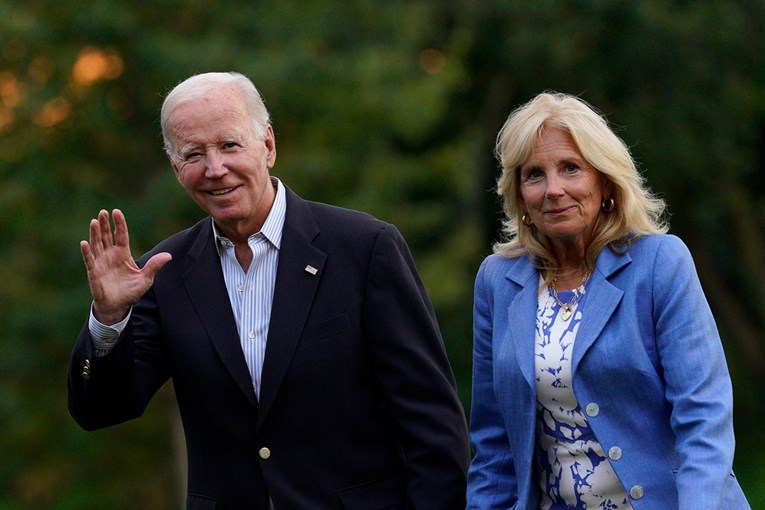 Jill Biden ima koronu