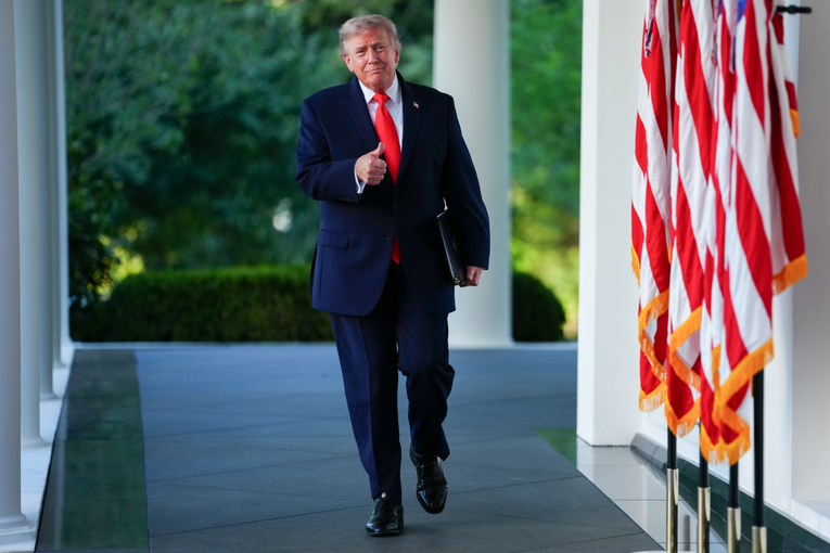 Trump: Nekim europskim državama bih mogao uvesti carine od 100%