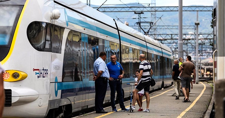 Ljudi su bijesni na HŽ: "Kasnimo na posao, djeca u školu. Prijete nam otkazi"