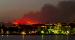 Tisuće ljudi evakuirano s Krfa zbog požara. Ministrica i dalje poziva turiste da dođu