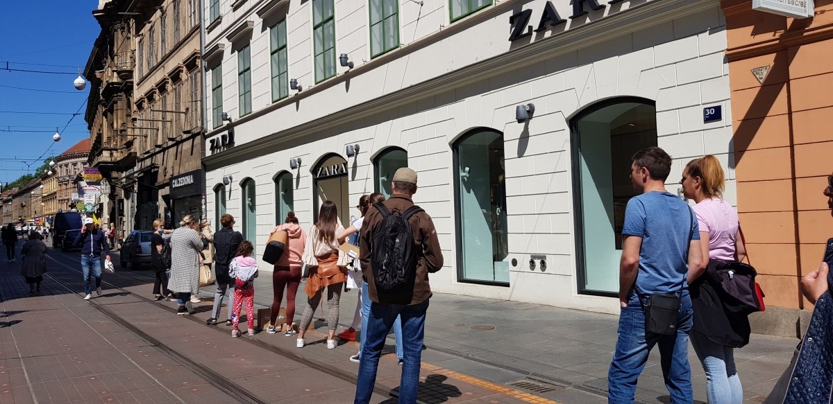 FOTO Pogledajte ogroman red ispred Zare u Zagrebu