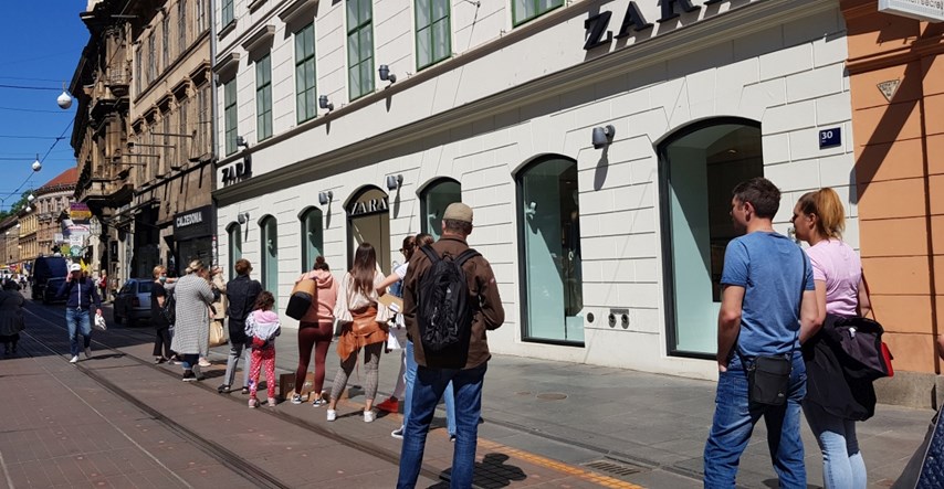 FOTO Pogledajte ogroman red ispred Zare u Zagrebu