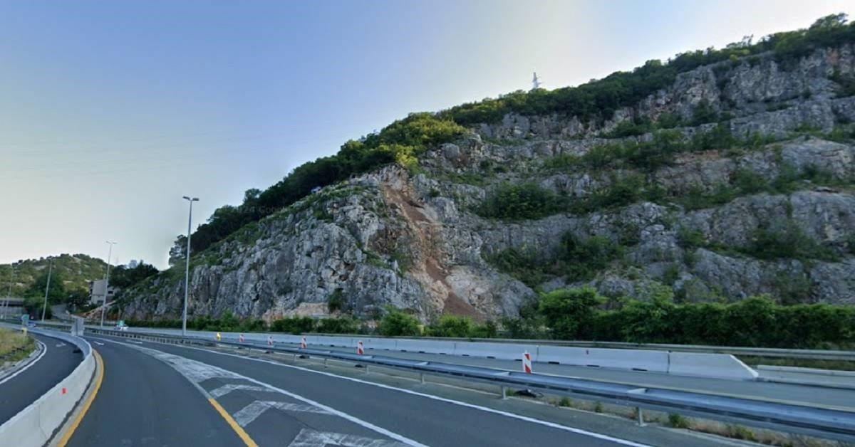 Mrtav pijan se na A7 okrenuo u suprotnu traku i stao. Takvog ga je zatekla policija