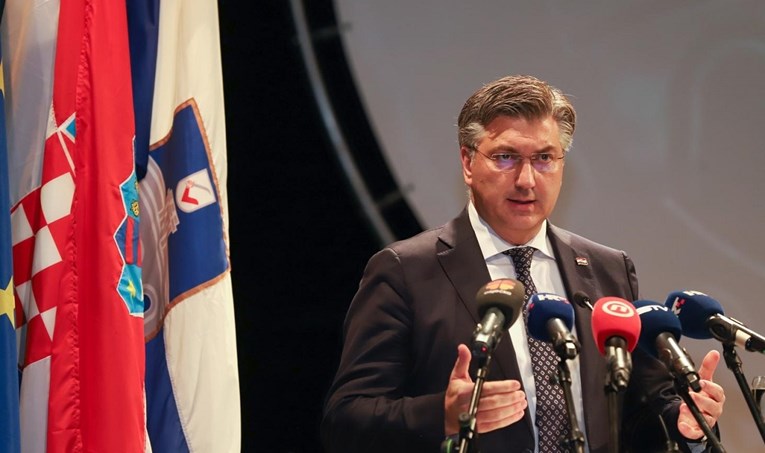 Plenković: Šefovi članica EU pozvali su Vučića da uvede sankcije Rusiji