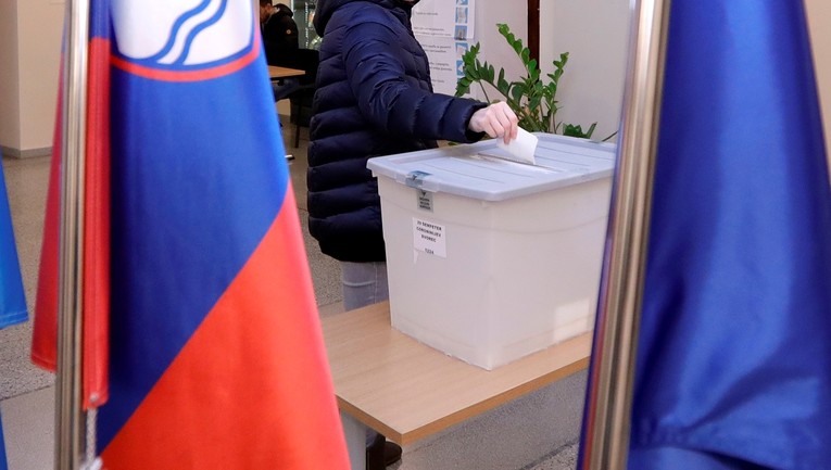 U Sloveniji počelo prijevremeno glasanje pred nedjeljne izbore