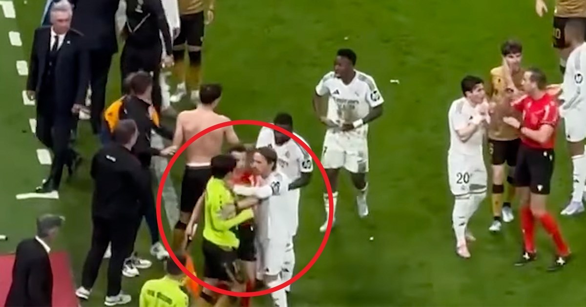 Kubo je prigovarao nakon prekršaja na Viniciusu. Modrić ga je odgurnuo za vrat