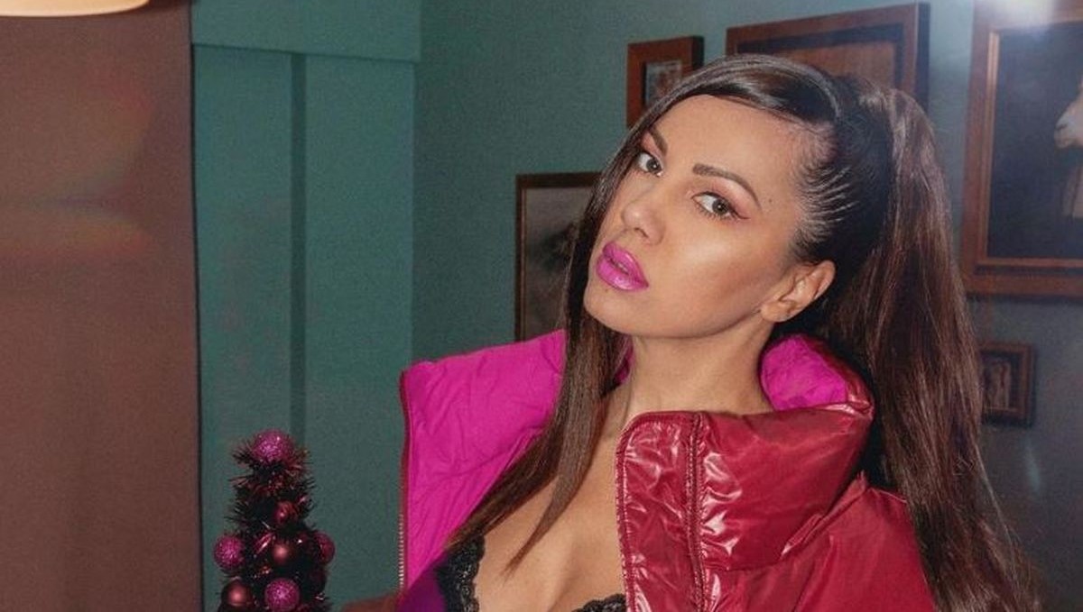 Žanamari pozirala u dekoltiranoj spavaćici i pokazala svoj bor: A koliki je vaš?