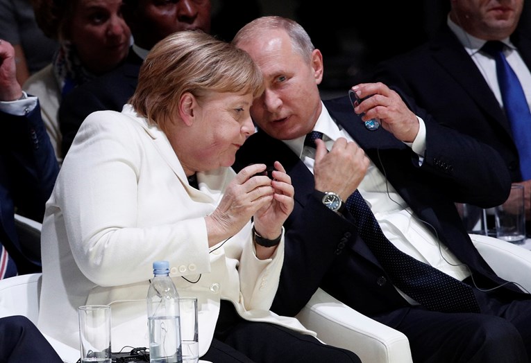 Putin i Merkel žele poseban status Donbasa, regije pod kontrolom separatista