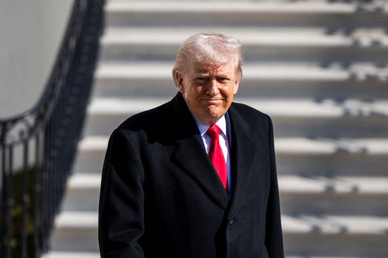 Trump: Iran ne mora biti demokratska država