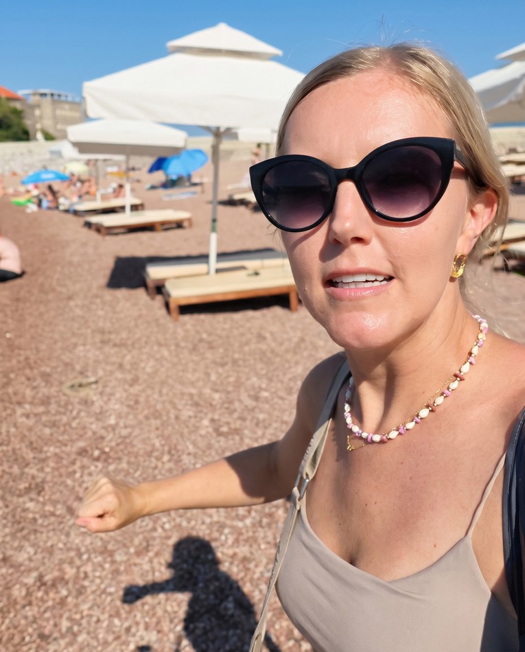 Turistkinja se iznenadila cijenama ležaljki u Crnoj Gori: "Nisam dovoljno bogata"