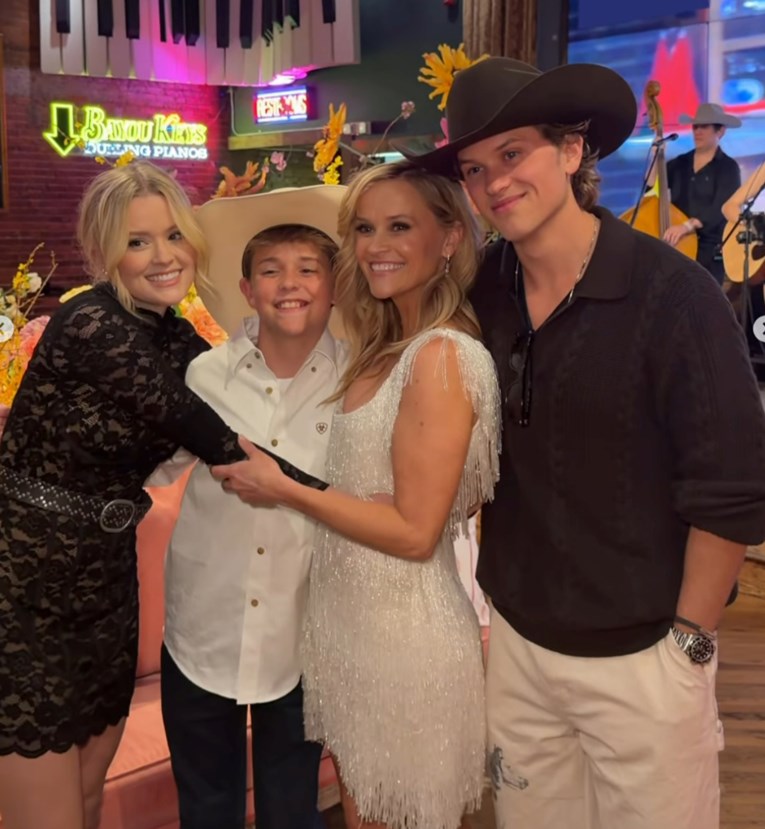 Reese Witherspoon zablistala na proslavi 50. rođendana u mini haljini