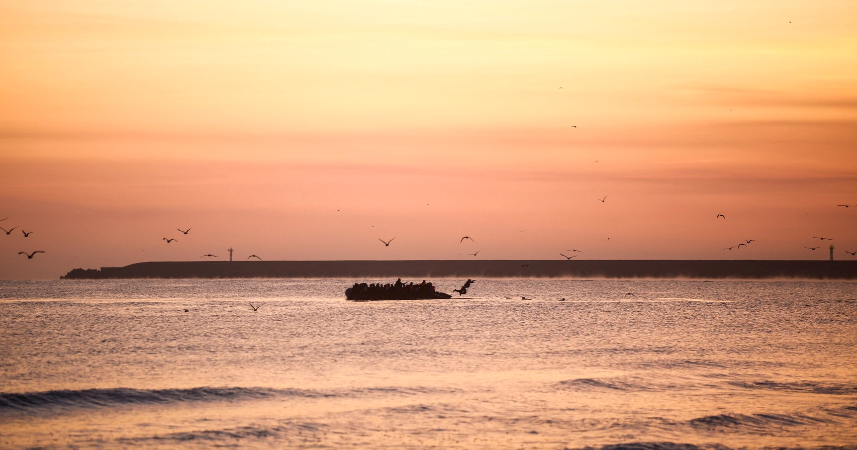 U Sredozemlju potonuo brod s migrantima, 50 poginulih