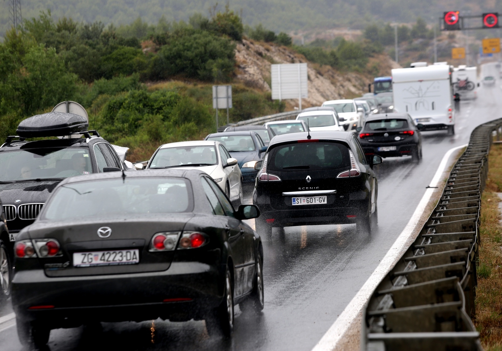Na autocestama i Jadranskoj magistrali su gužve, evo gdje je najgore