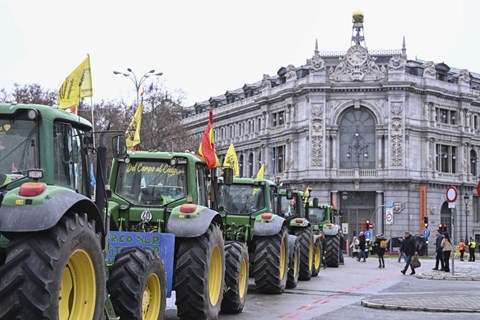 Prosvjed poljoprivrednika u Madridu. Traktorima blokirali ulice