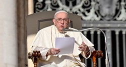 Papa Franjo: Ludilo je pomišljati na korištenje nuklearnog oružja