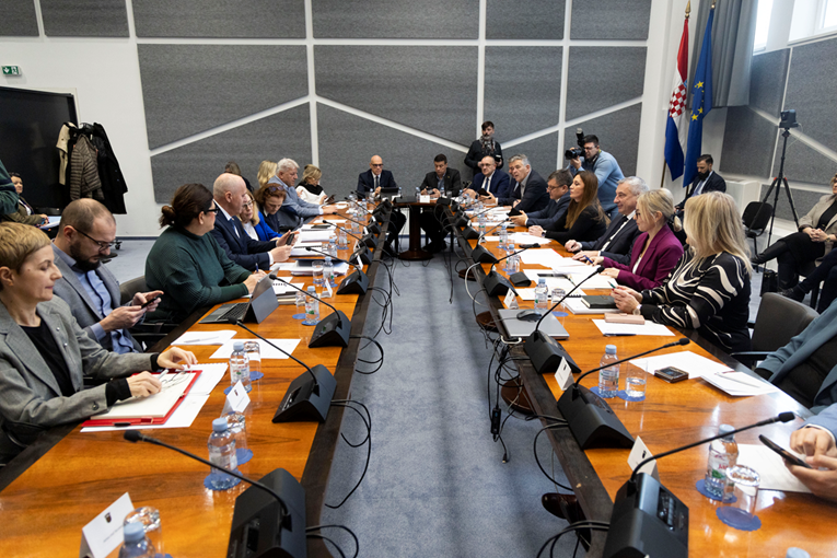 Bačić: Ili ćemo donijeti ovakav zakon ili će postojeći upropastiti hrvatski prostor