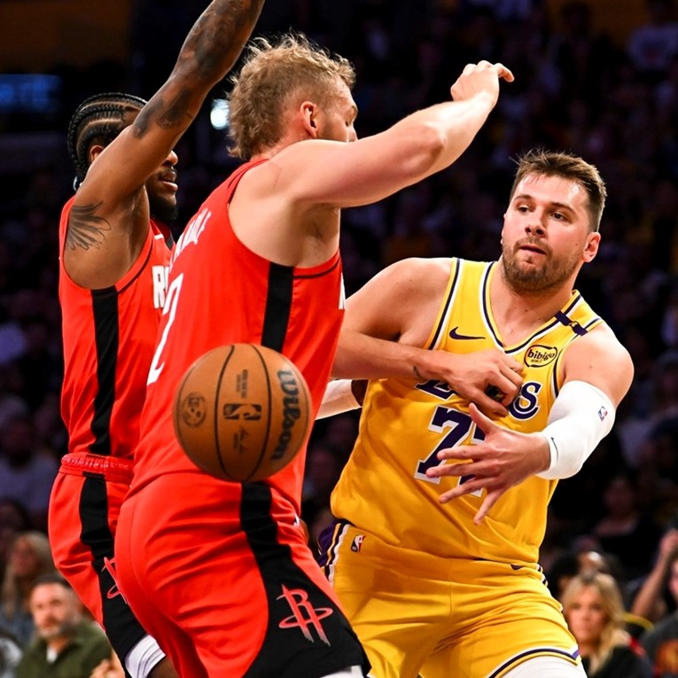 Dončićeva dominacija u tri četvrtine. Navijači Lakersa strahuju zbog LeBrona